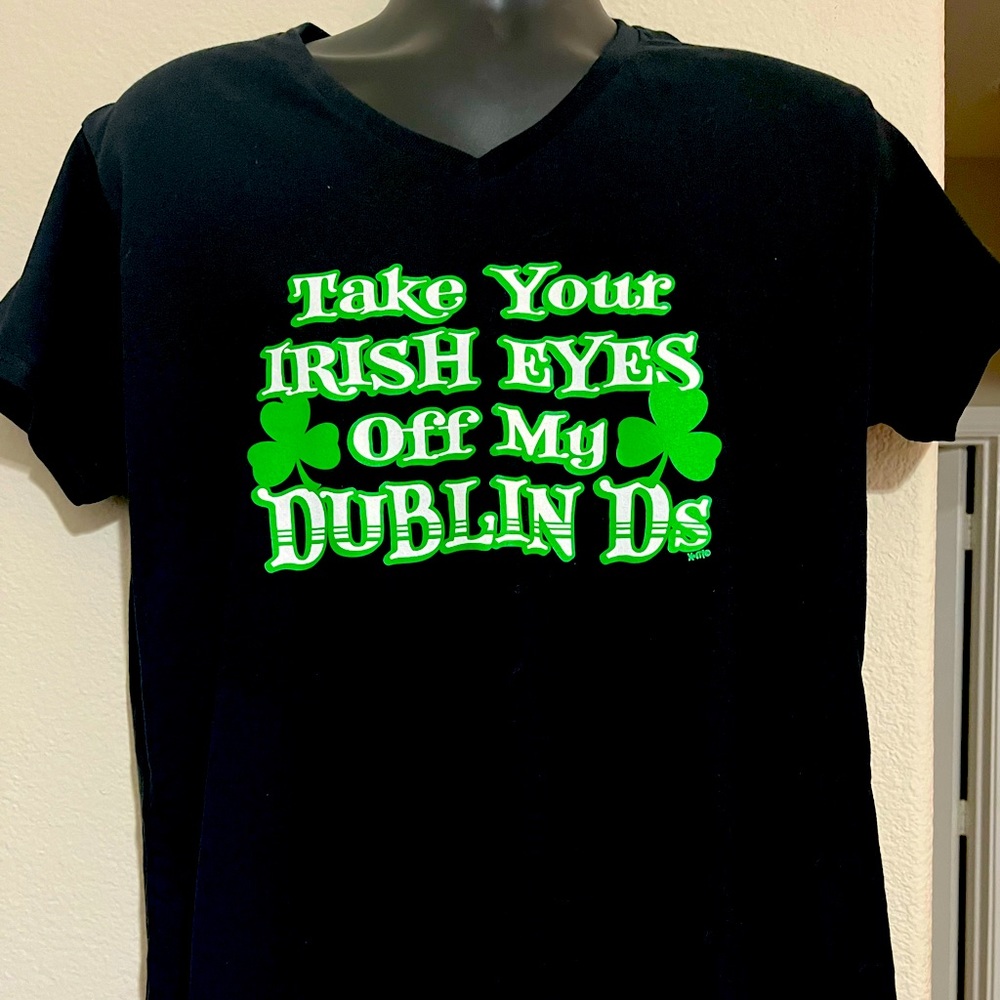 Women BLACK V Neck Short Sleeve ☘️St. Patrick  Tee, size XL